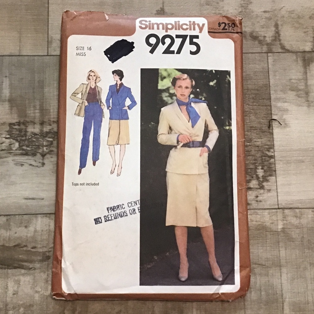 Simplicity Vintage Sewing Pattern - image 1